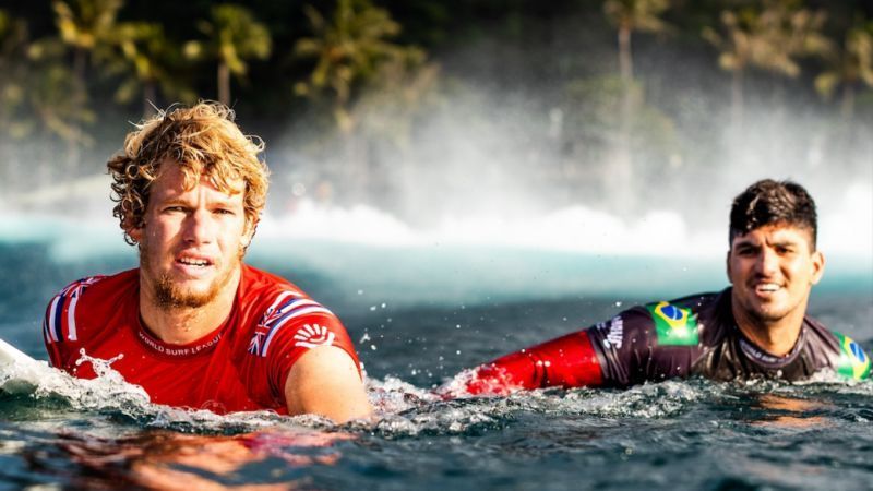 Ambos os tri campeãs mundiais fora do tour.